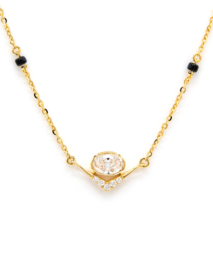Víya Bezel Oval and Round Diamond V-Shape Mangalsutra Traditional Necklace 18K