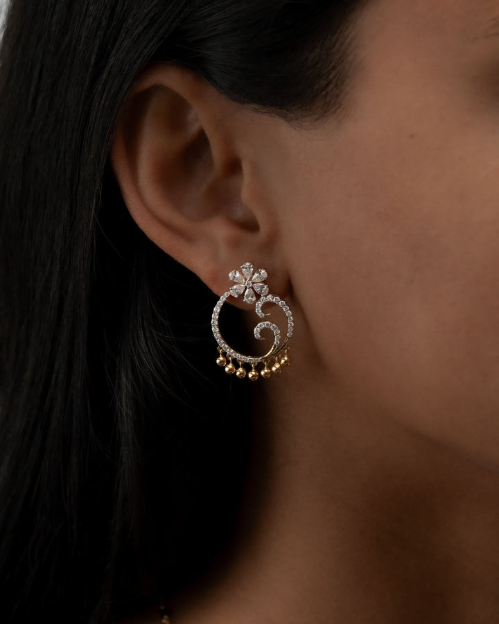Víya Pear and Round Diamond Jhumkas Traditional Dangling Earrings Yellow Gold 18K on body