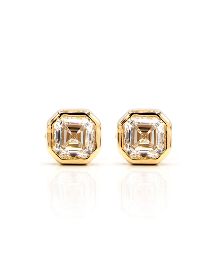 Víya Asscher Shape Diamond Bezel Stud Earrings Yellow Gold 14K