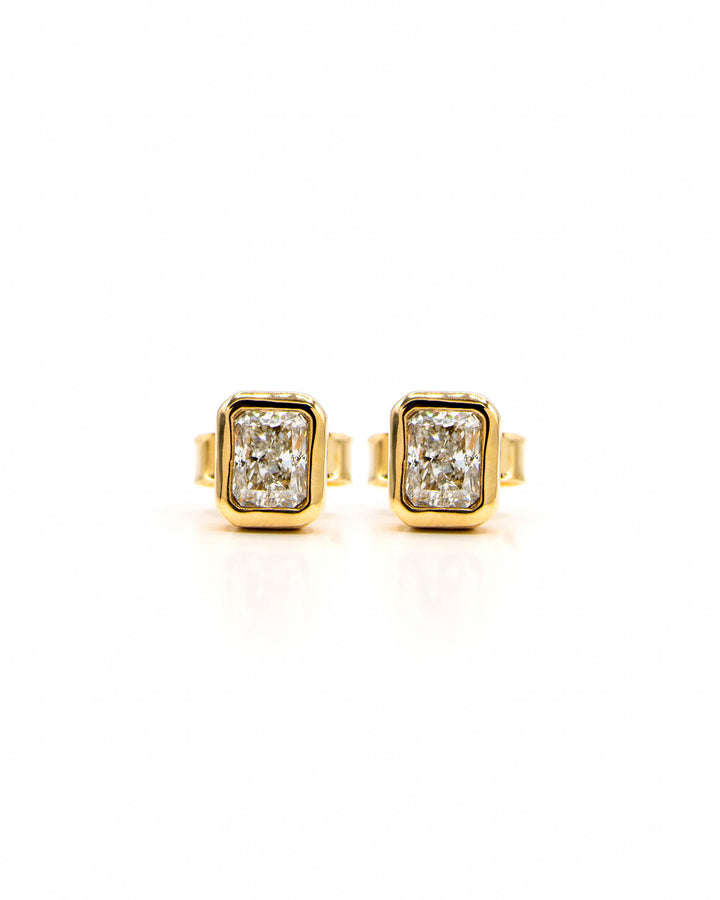 Víya Radiant Shape Diamond Bezel Stud Earrings Yellow Gold 14K