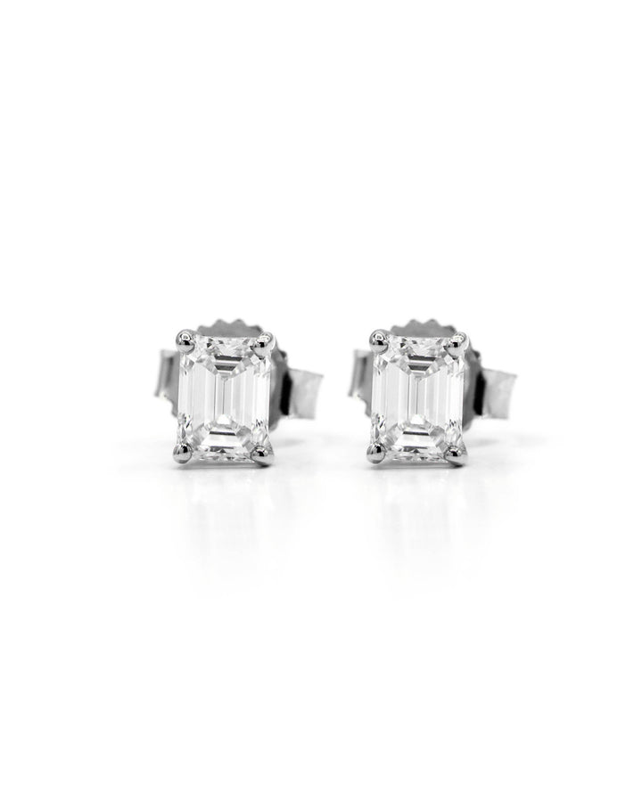 Víya Emerald Shape Diamond Stud Earrings White Gold  14K