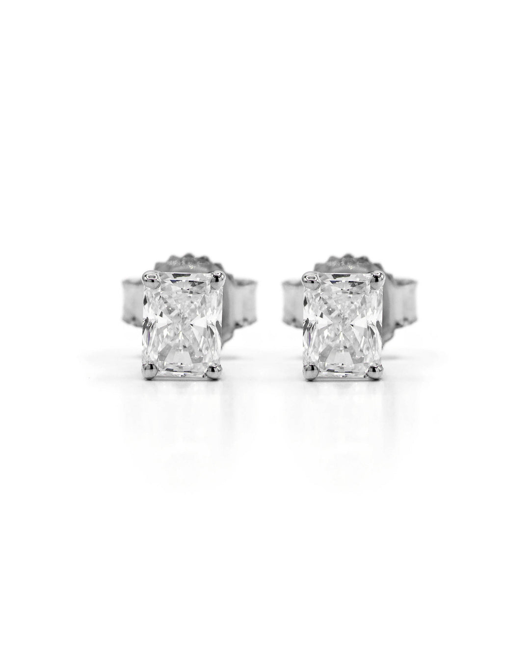 Víya Radiant Shape Diamond Stud Earrings White Gold 14K