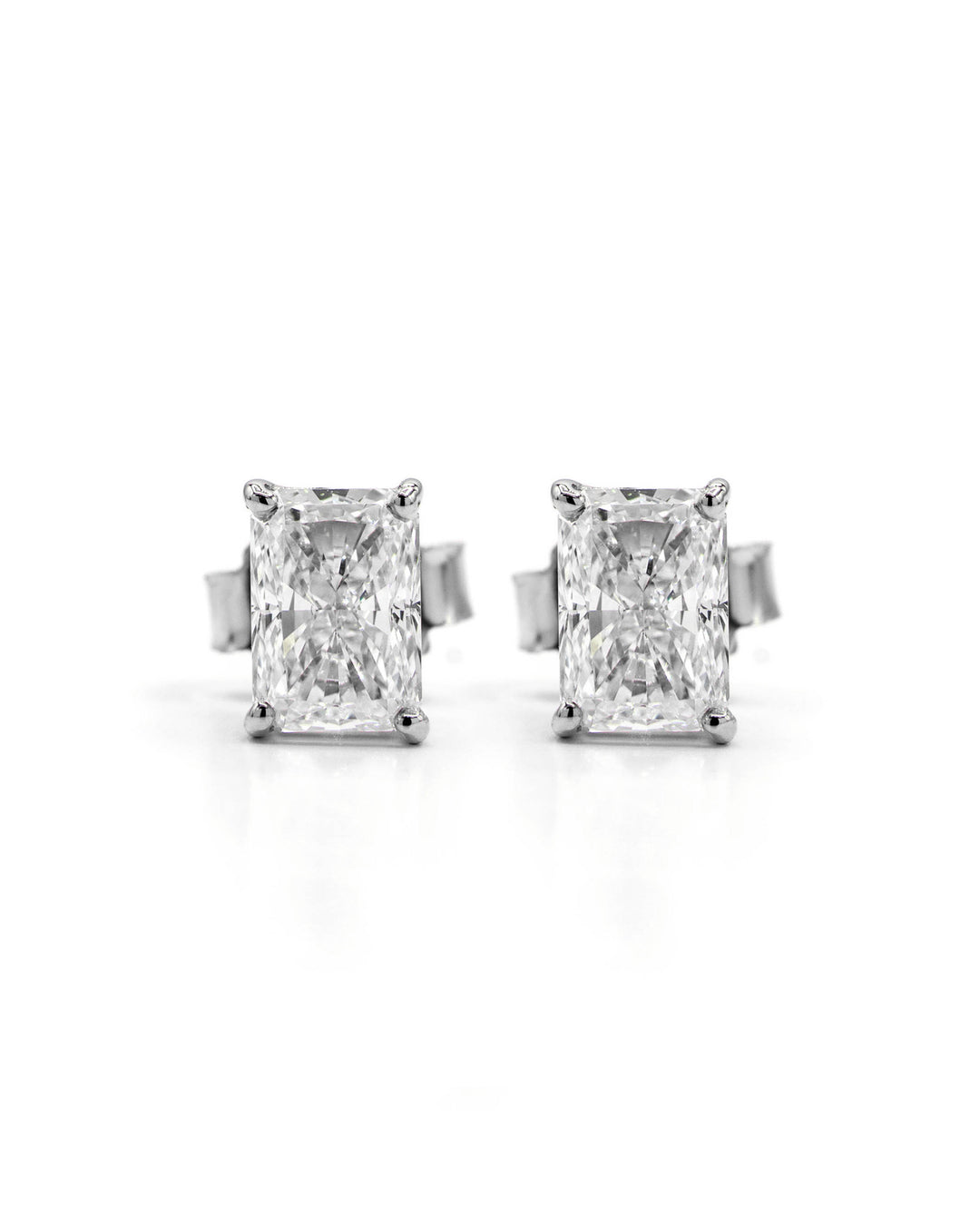 Víya Radiant Shape Diamond Stud Earrings White Gold 14K