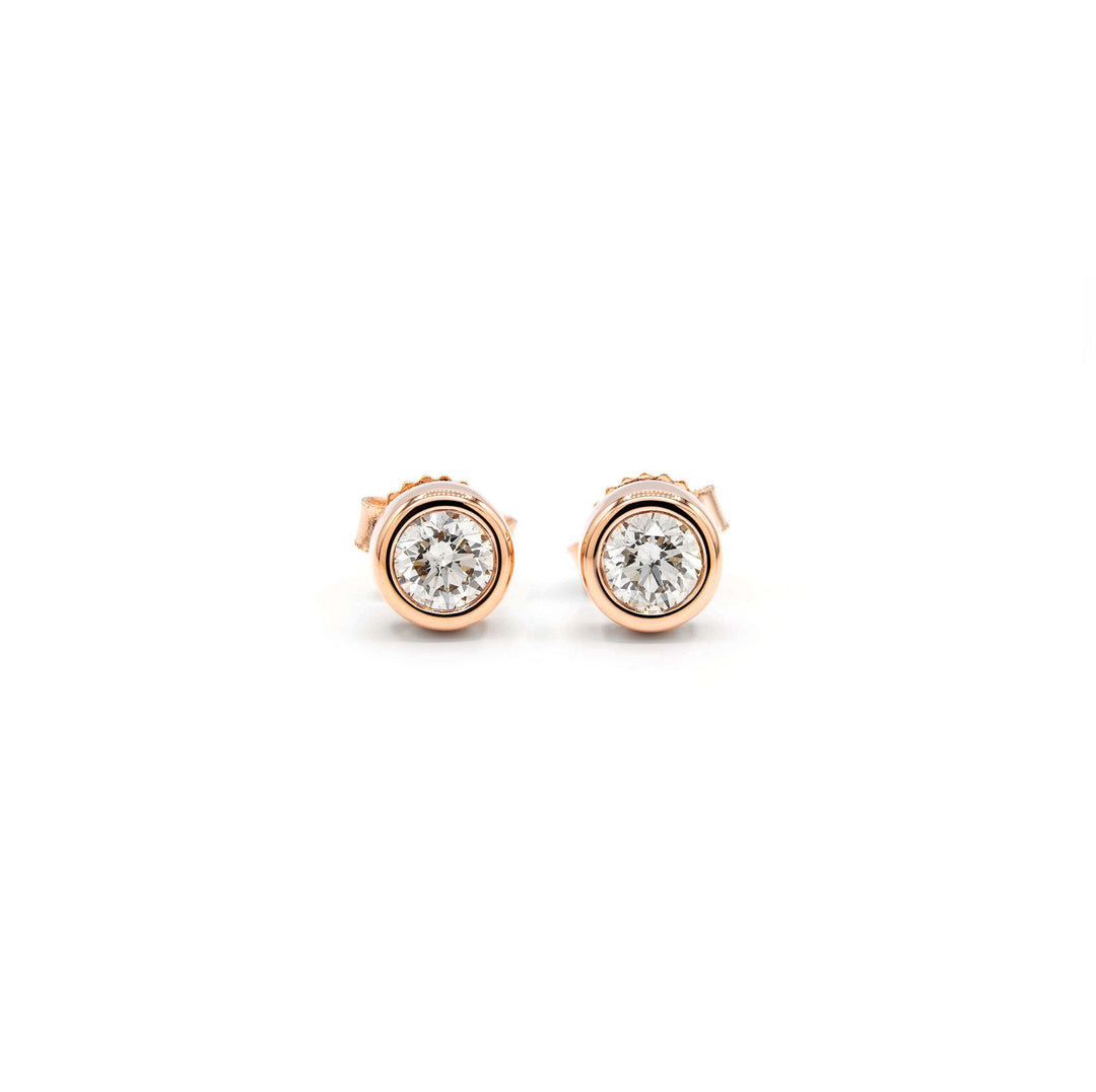 Víya Round Diamond Bezel Stud Earrings Rose Gold 14K