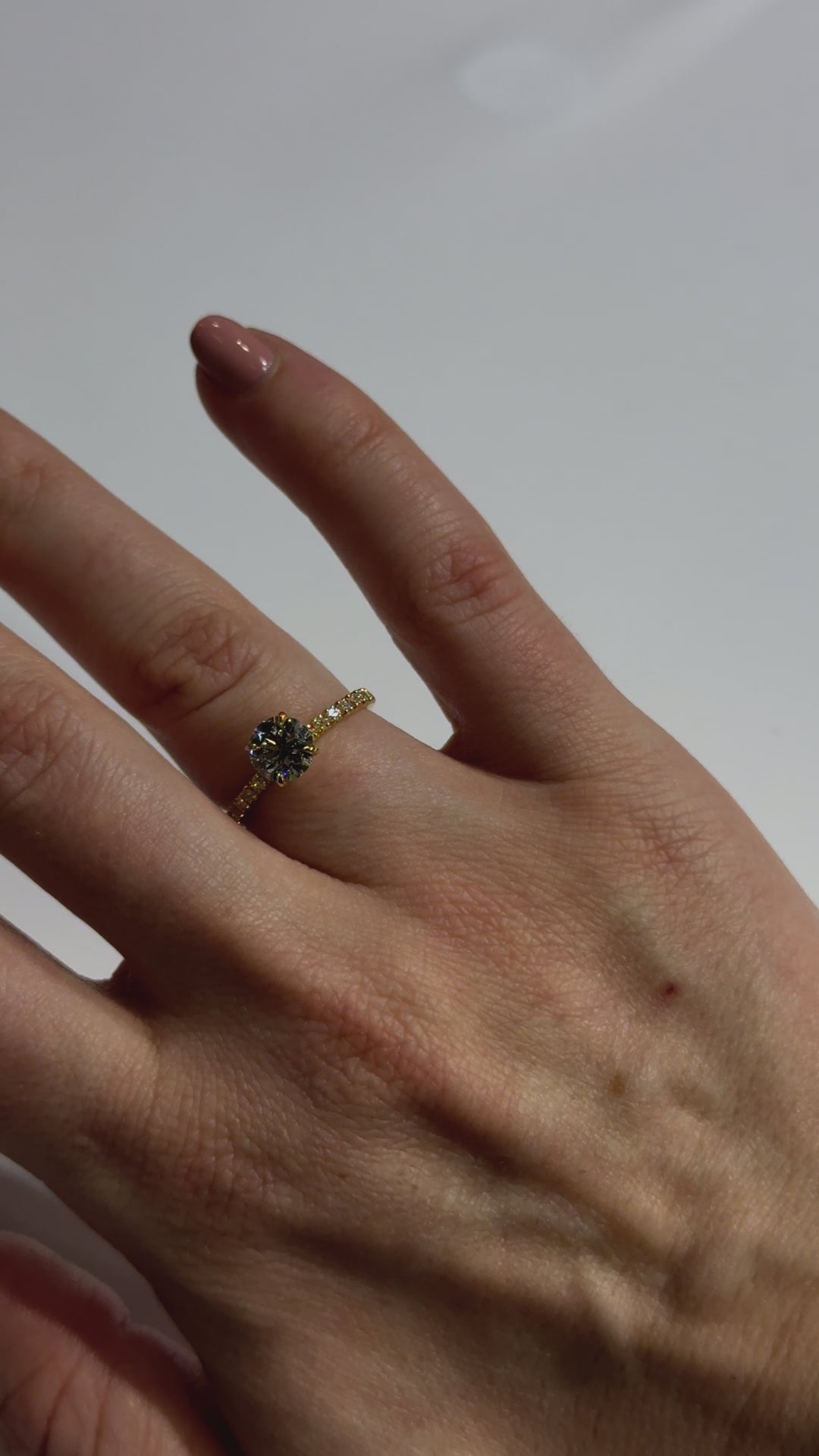 Solitaire Round Diamond Engagement Ring with Side Stones on body